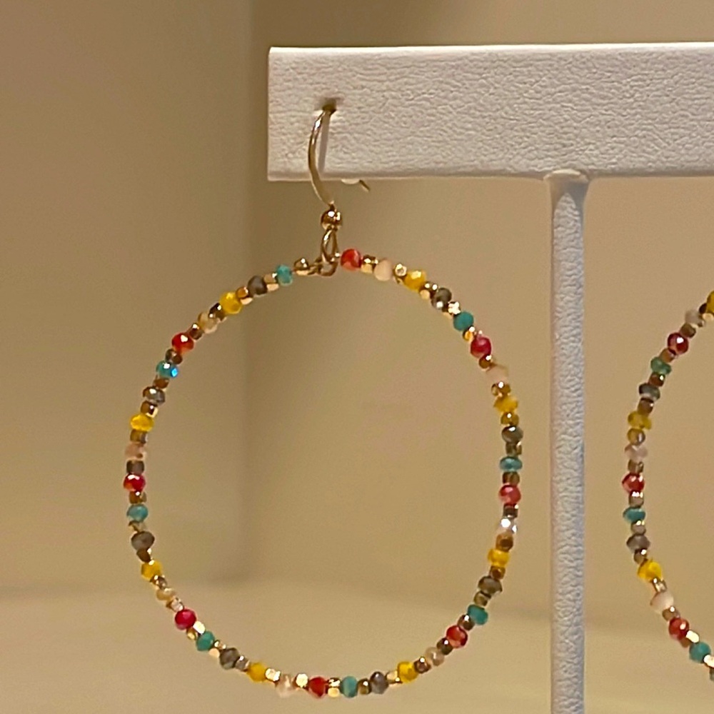 🎊💕NEW Maddie Confetti Multicolor Beaded Hoop Earrings